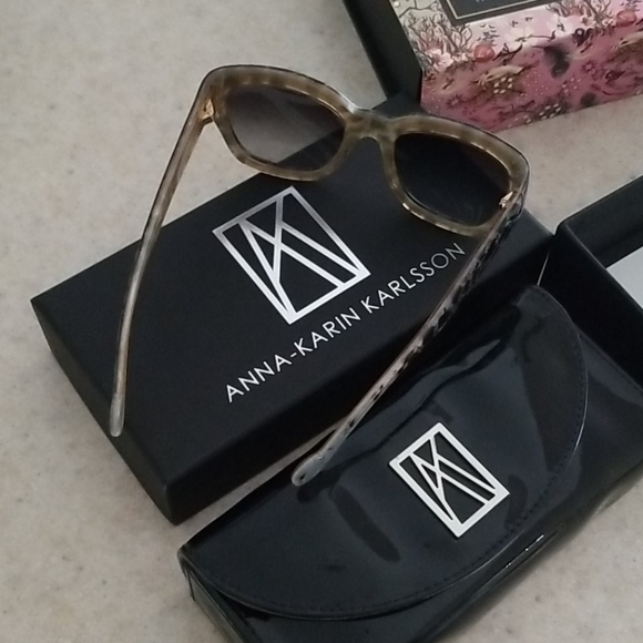 Anna karin Karlsson - Picture 2 of 11